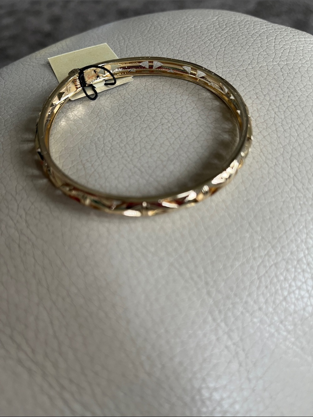 Elegant Gold-Tone Women’s Bangle Bracelet. Thin. Can be stacked. New.